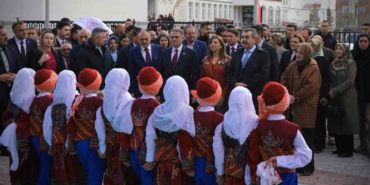 bakan-tekin-butun-cocuklar-ozeldir-BJgWMT58.jpg