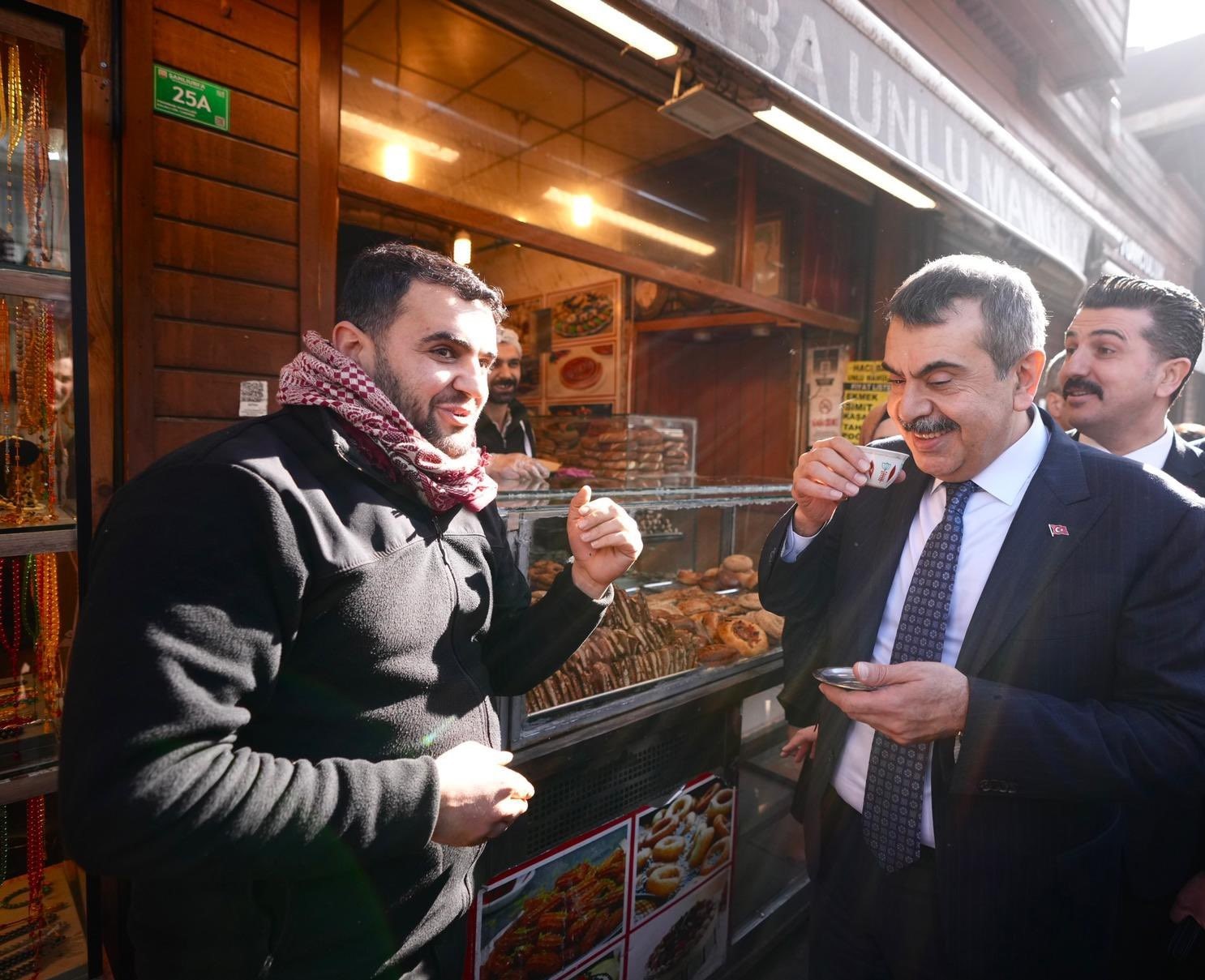 Bakan Tekin: "Depremden etkilenen 11 ilimizin tamamında devam eden yatırımlarımızla yüzde 15 daha fazla dersliğimiz olacak" 11 bakan tekin depremden etkilenen 11 ilimizin tamaminda devam eden yatirimlarimizla yuzde 15 daha fazla GNJYauFu