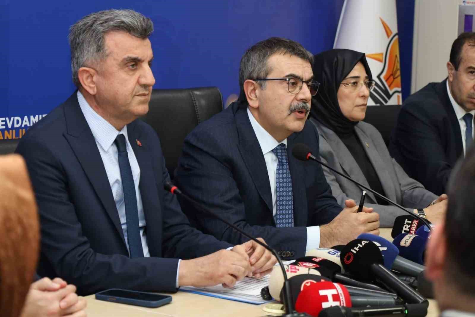 Bakan Tekin: "Depremden etkilenen 11 ilimizin tamamında devam eden yatırımlarımızla yüzde 15 daha fazla dersliğimiz olacak" 5 bakan tekin depremden etkilenen 11 ilimizin tamaminda devam eden yatirimlarimizla yuzde 15 daha fazla MrljPX4Y
