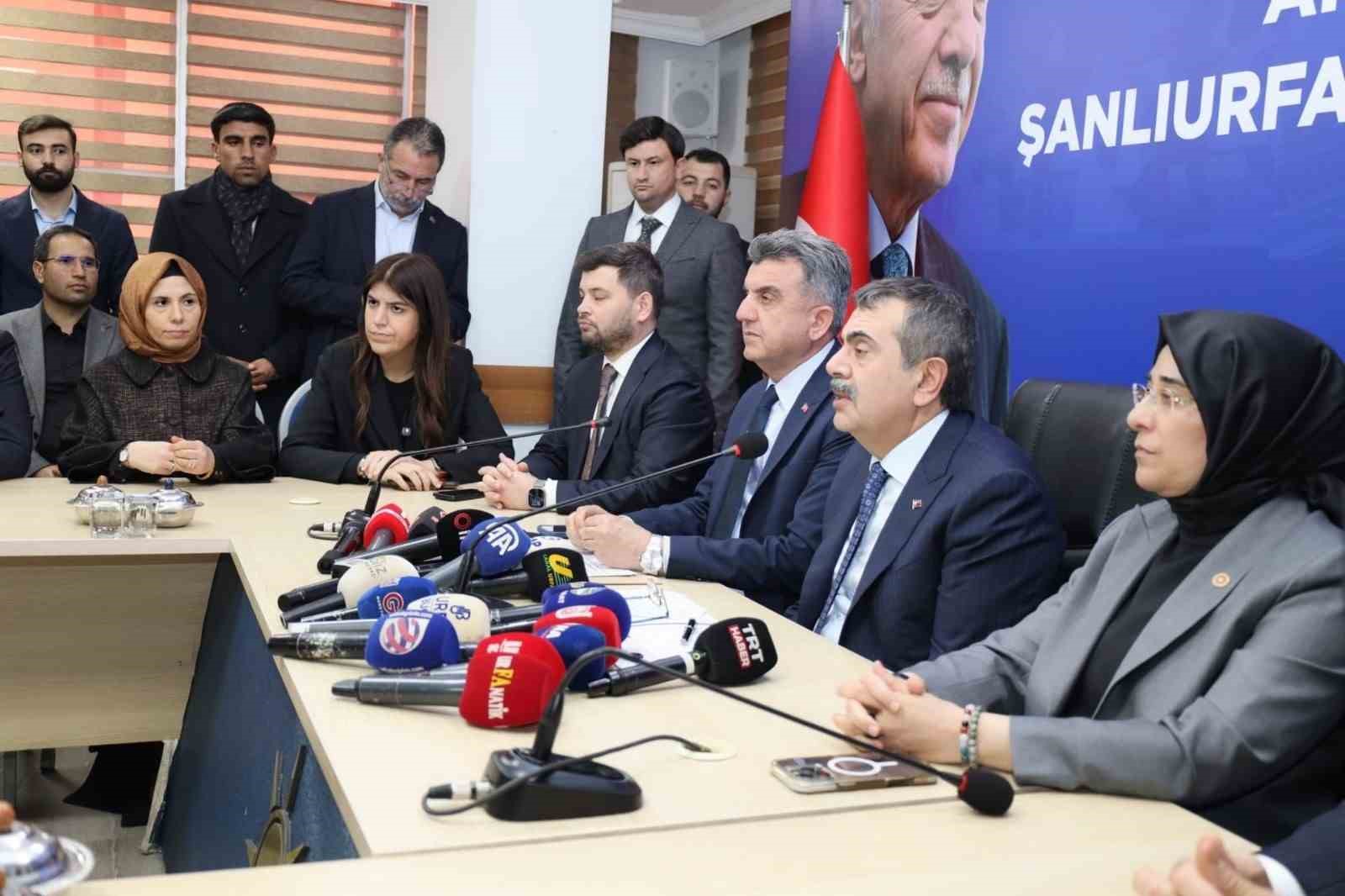 Bakan Tekin: "Depremden etkilenen 11 ilimizin tamamında devam eden yatırımlarımızla yüzde 15 daha fazla dersliğimiz olacak" 6 bakan tekin depremden etkilenen 11 ilimizin tamaminda devam eden yatirimlarimizla yuzde 15 daha fazla TaWuOcOM