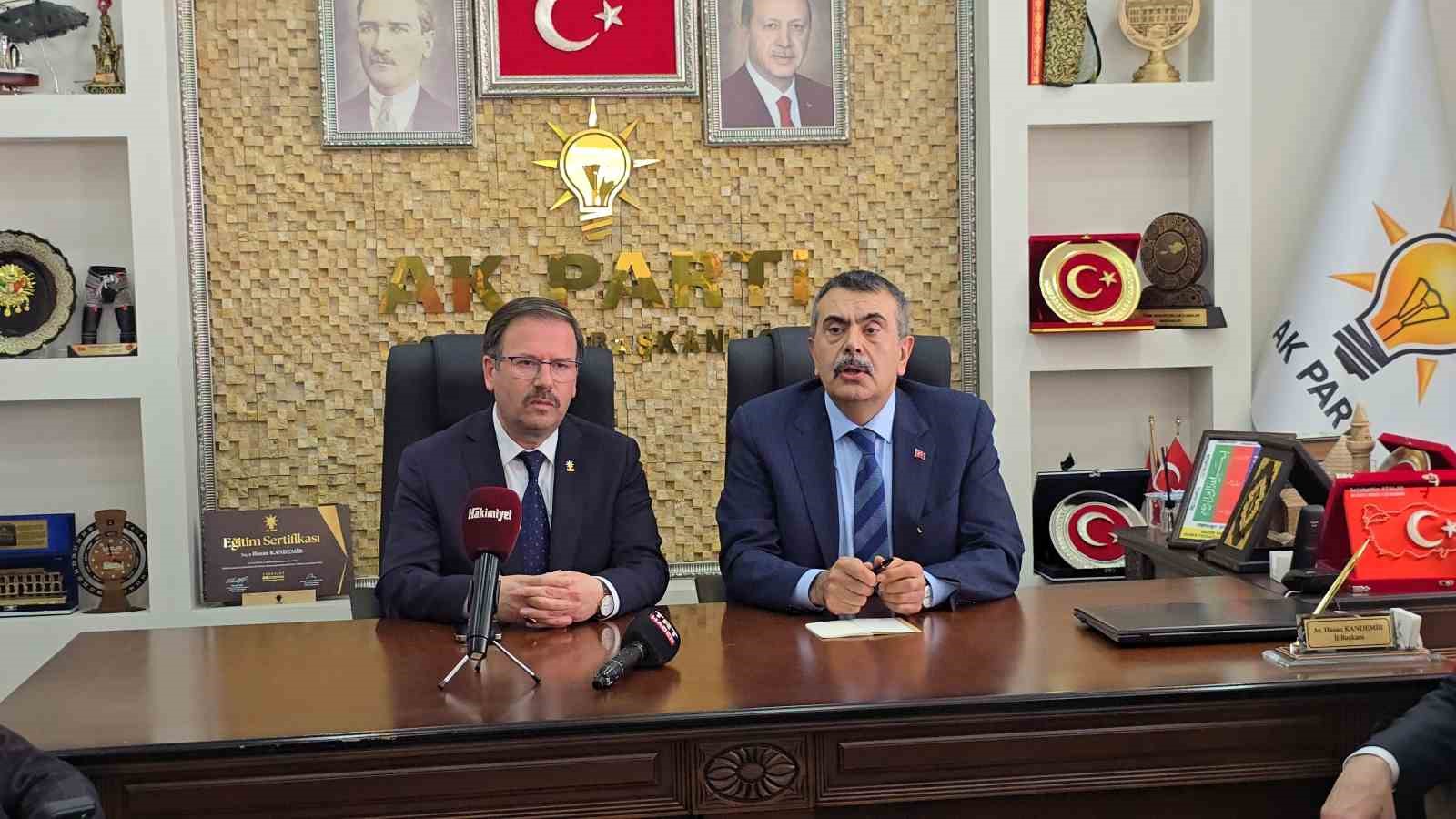 bakan tekin derslik basina dusen ogrenci sayisi turkiye genelinde 20li rakamlara dustu 0 lKmctXg7