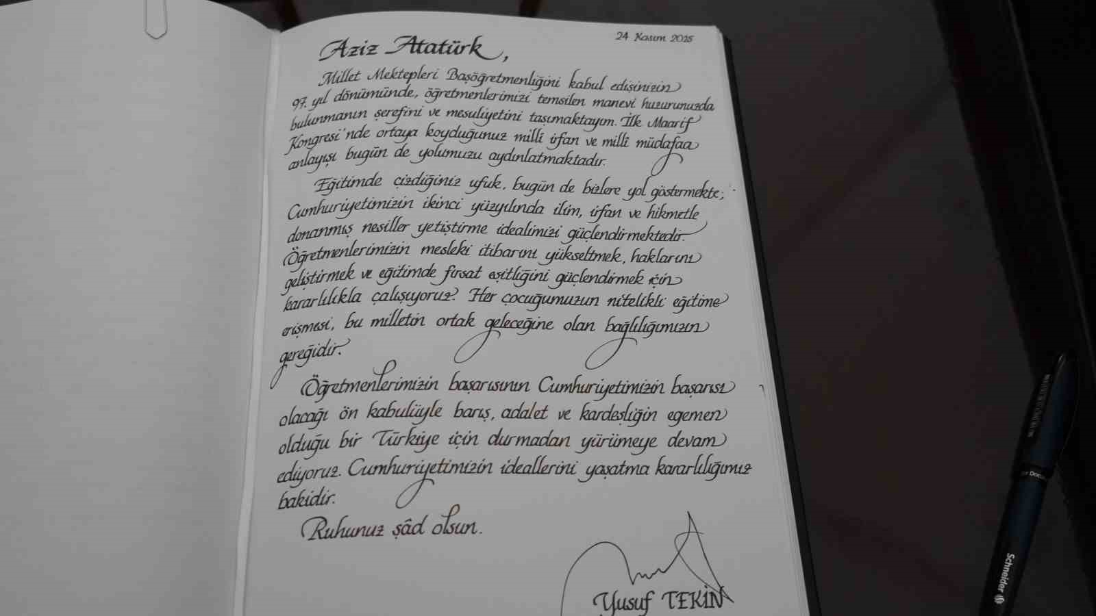 bakan tekin dunya cok hizli degisiyor insan degisiyor biz de bu degisimi anlamlandirmakla mukellef 1esOk4Qf