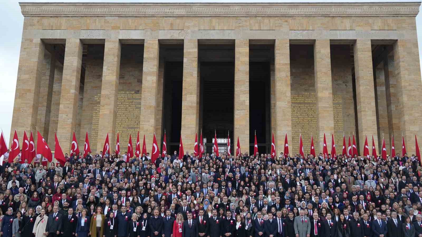 bakan tekin dunya cok hizli degisiyor insan degisiyor biz de bu degisimi anlamlandirmakla mukellef