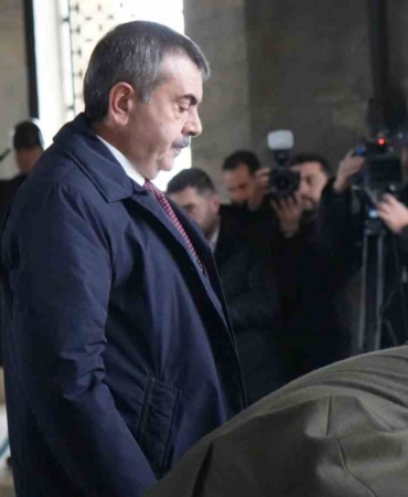 bakan-tekin-dunya-cok-hizli-degisiyor-insan-degisiyor-biz-de-bu-degisimi-anlamlandirmakla-mukellef-RGjmwW8m.jpg