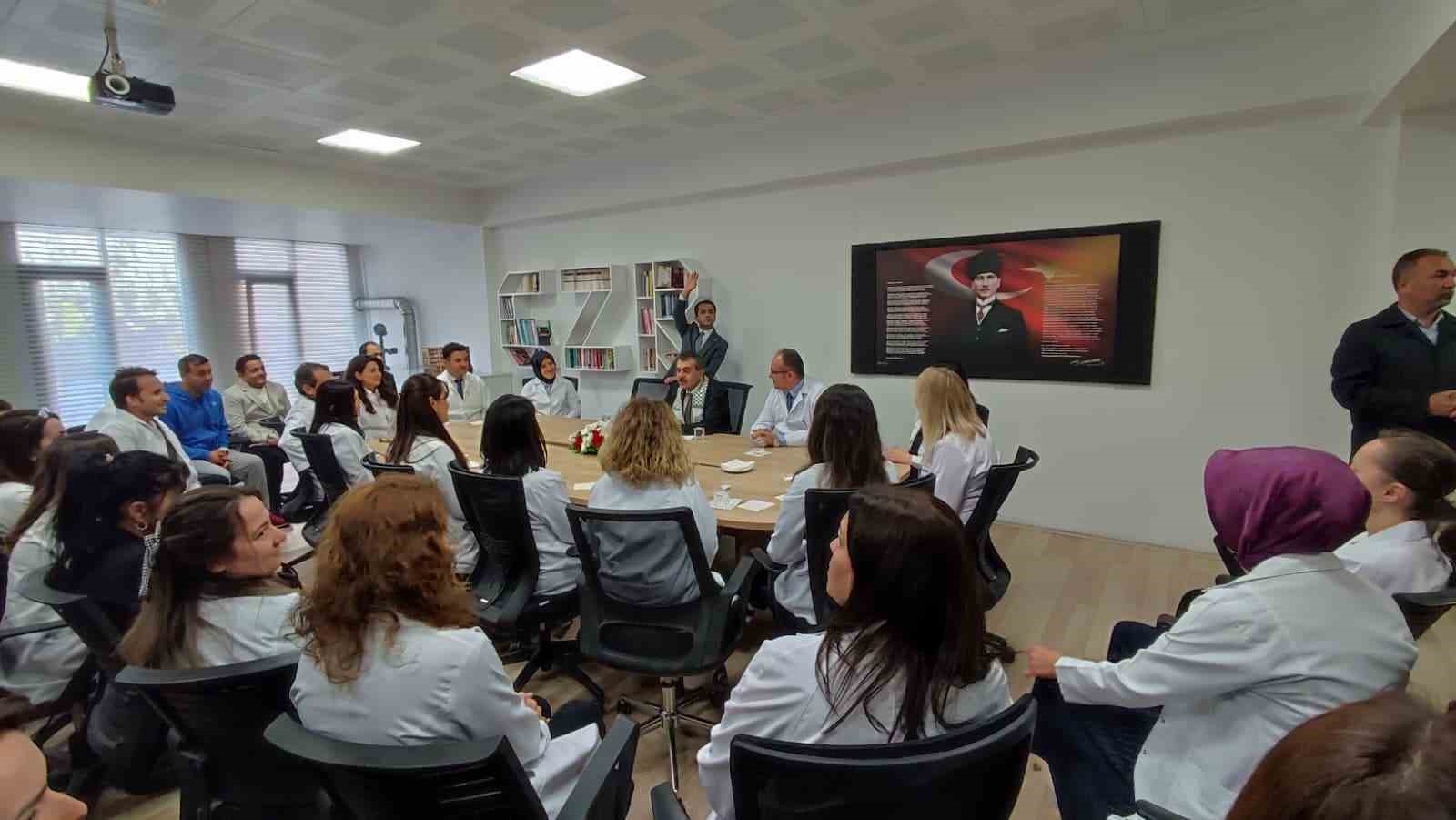 bakan tekin dunyadaki egitim sektoruyle herkesin insan haklarina egemen olacagina inaniyorum 2