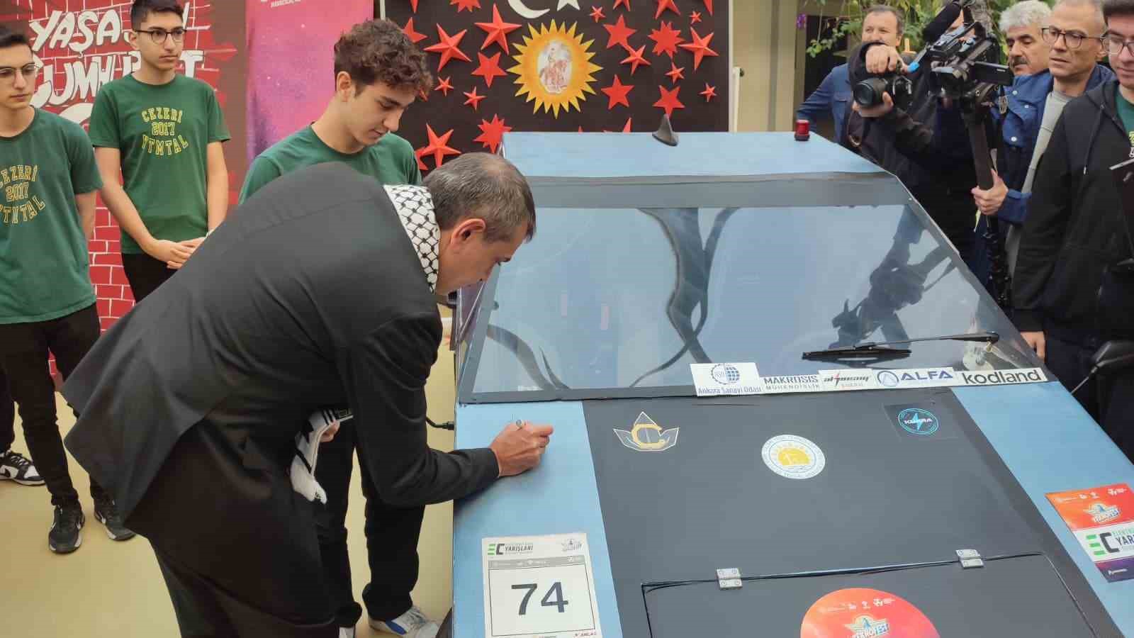 bakan tekin dunyadaki egitim sektoruyle herkesin insan haklarina egemen olacagina inaniyorum 6 Y4TFtzZE