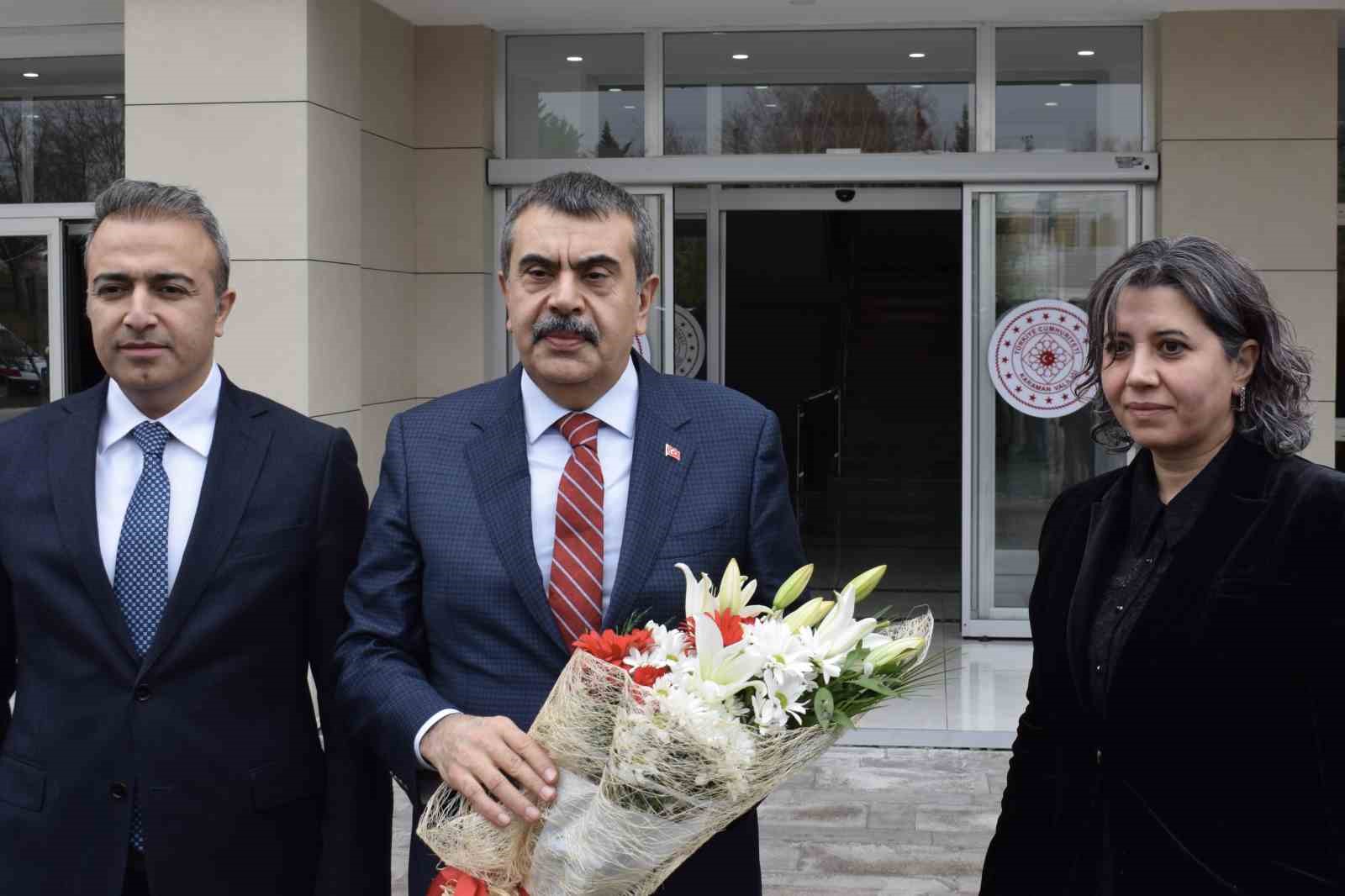 bakan tekin egitim calisanlarina yonelik siddetin azaltilmasi icin caba gosteriyoruz 1 QB7q5Q4r