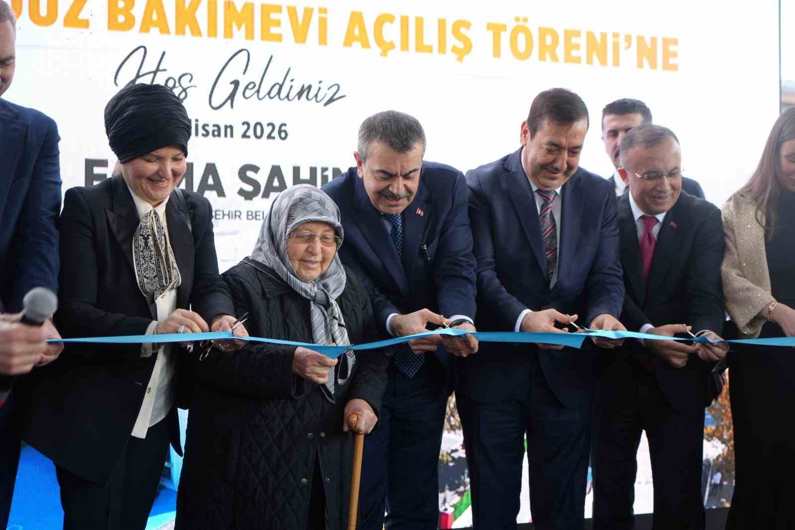 bakan tekin egitime uygunlugunu tespit etmedigimiz yerlerde cocuklarimizin vakit gecirmelerine musaade edemeyiz 1 hkz7Rr2Q