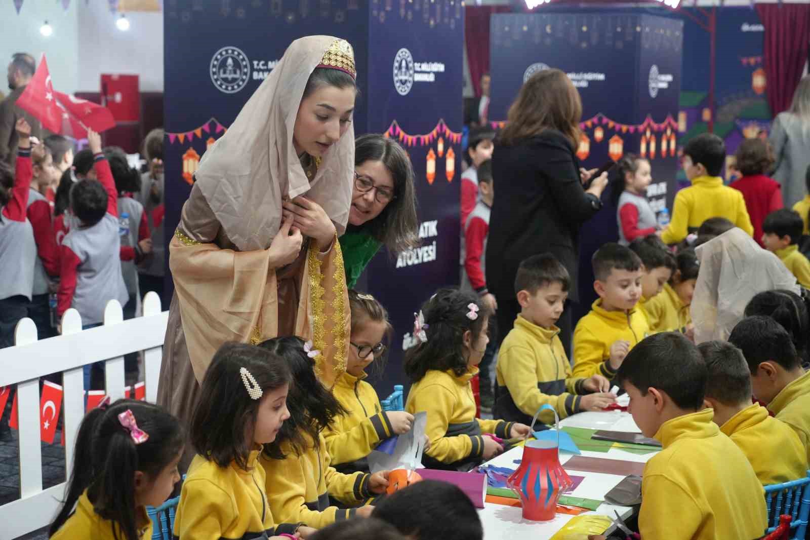 bakan tekin erzurumda cocuklarla ramazan senliginde bulustu 2 jKbQdPf6
