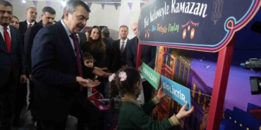 bakan-tekin-erzurumda-cocuklarla-ramazan-senliginde-bulustu-kOcvJ3CZ.jpg