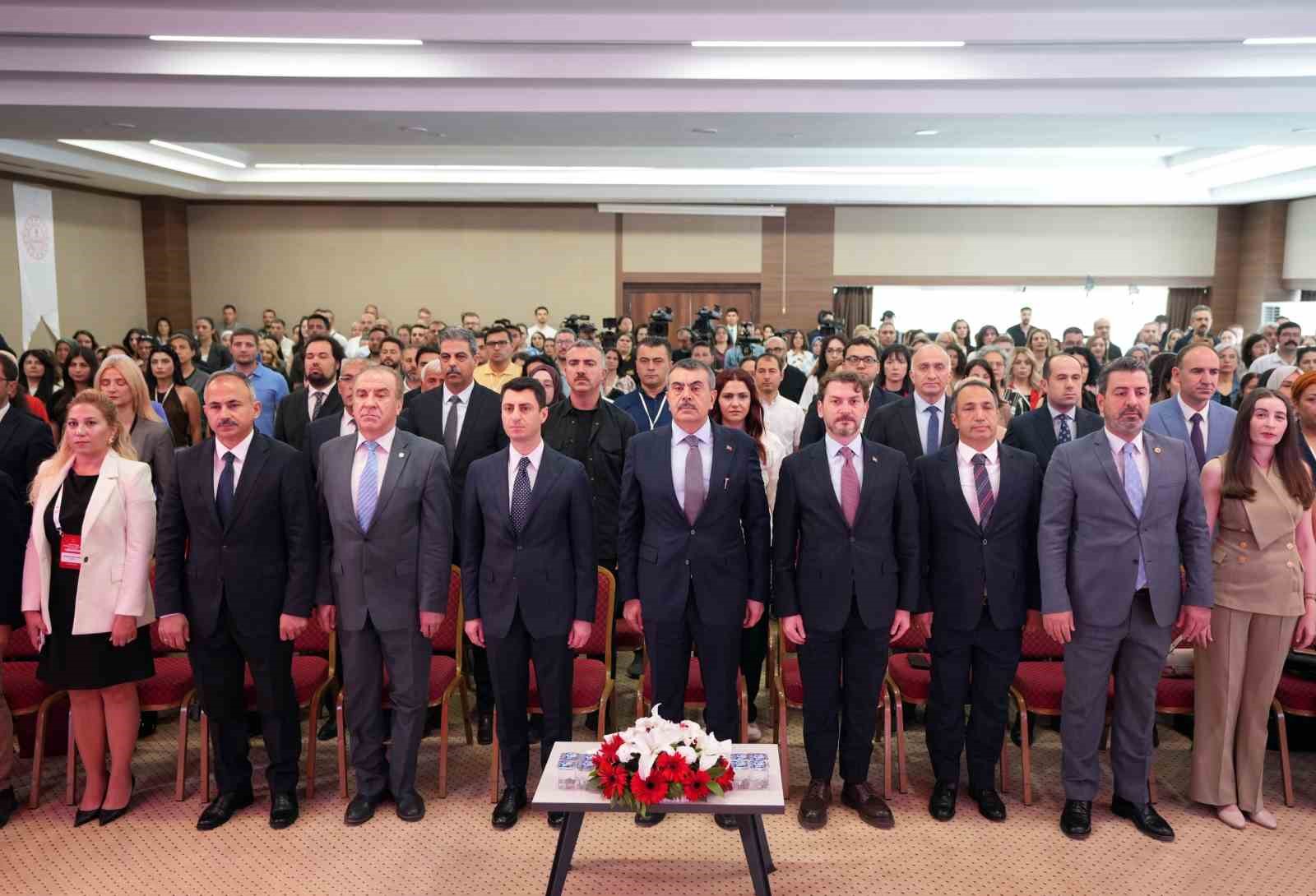 Bakan Tekin: "Fatih Projesi’nden EBA’ya kadar uzanan dijital altyapıyı kurduk ve ülkenin en ücra köşesine kadar taşıdık" 8 bakan tekin fatih projesinden ebaya kadar uzanan dijital altyapiyi kurduk ve ulkenin en ucra uKw8U3Zg