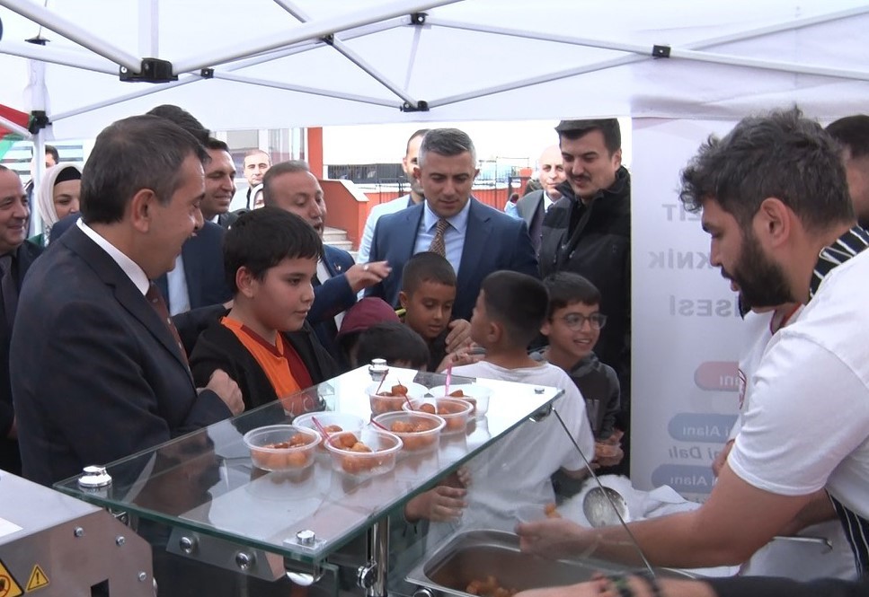 bakan tekin gazzenin yeniden insasi icin uzerimize duseni yapalim dedik 3 HfL2EqFj
