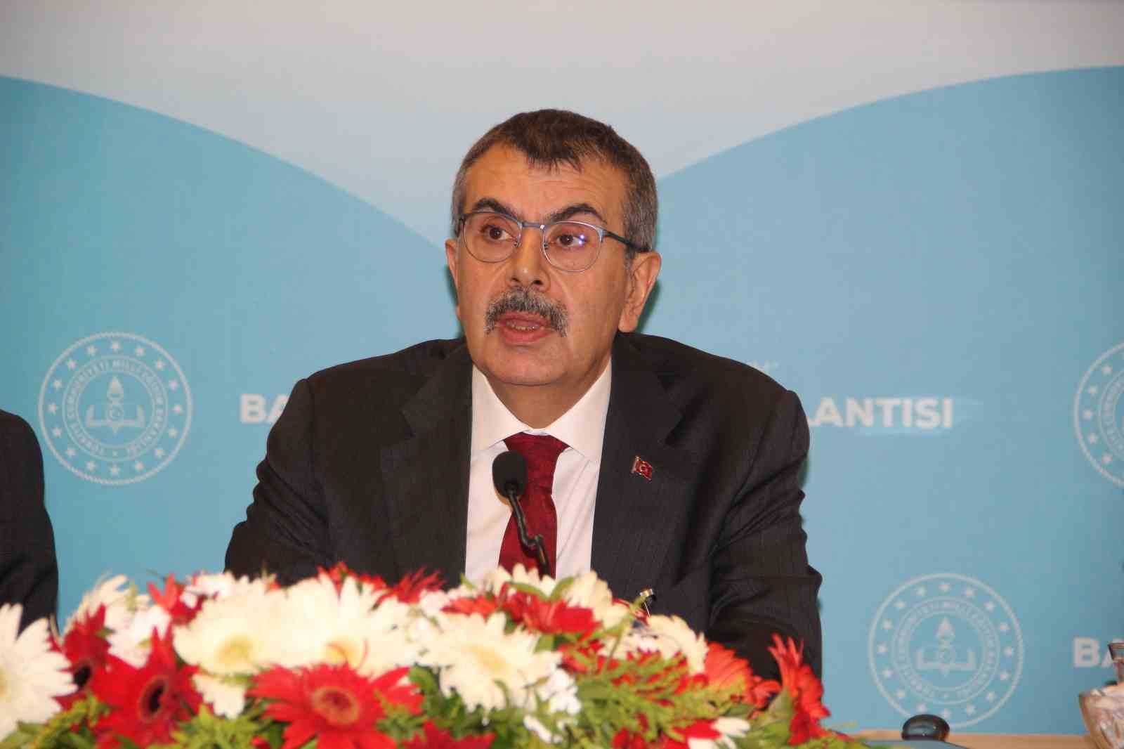 Bakan Tekin: "Geçmişiyle gurur duyacak bir nesil yetiştirmemiz gerekiyor" 5 bakan tekin gecmisiyle gurur duyacak bir nesil yetistirmemiz gerekiyor 1 kO1Tc5Tq
