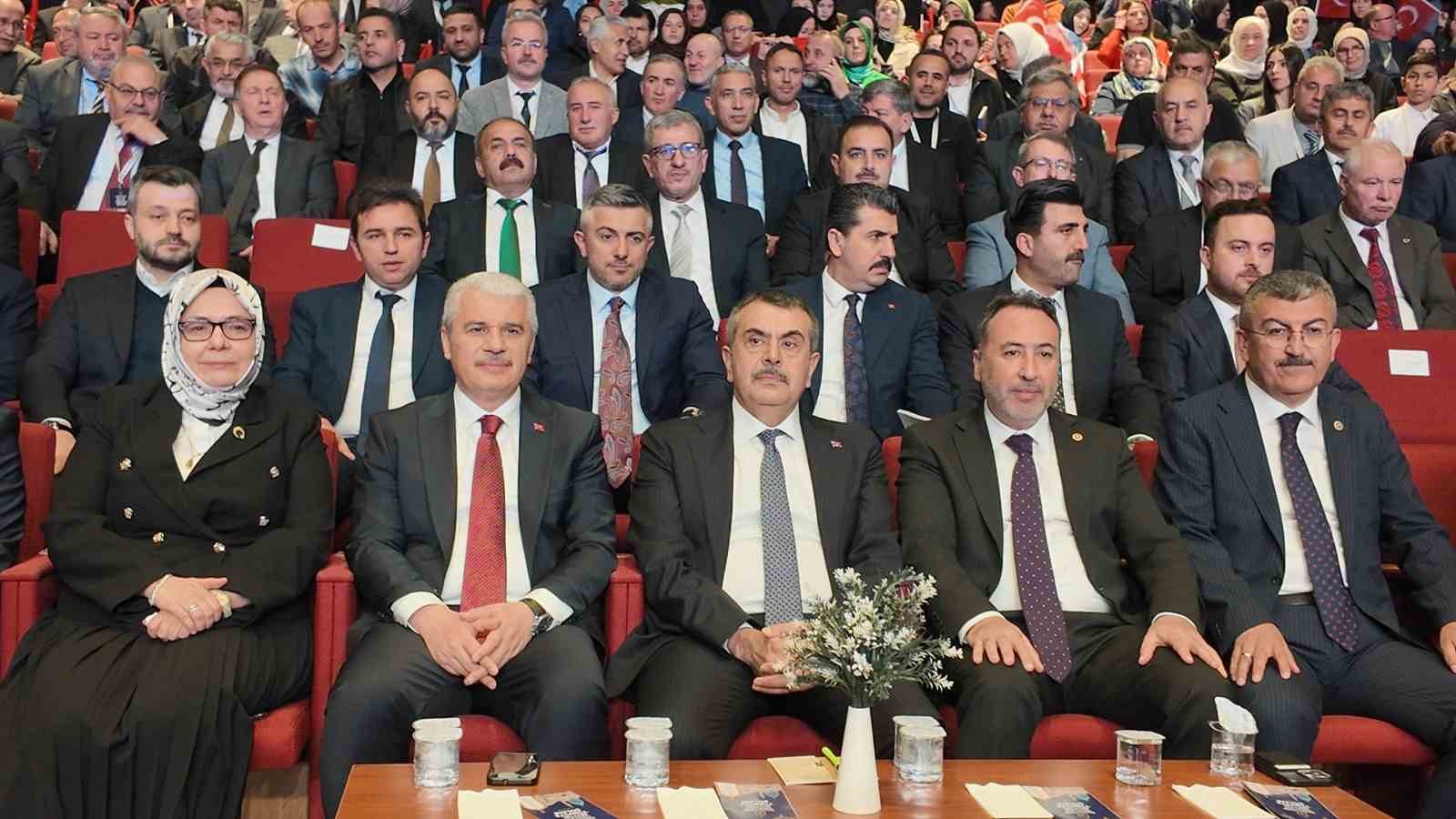 bakan tekin genclerimizin ruh dunyasi algoritmalarin merhametine birakilmamali 2 hGveU7Uf
