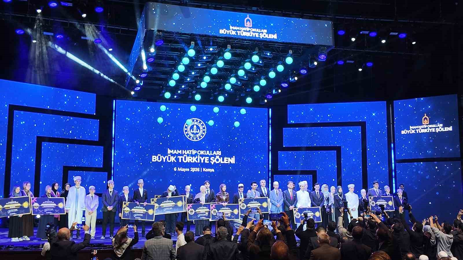 bakan tekin genclerimizin ruh dunyasi algoritmalarin merhametine birakilmamali 3 J6d1W7Uv