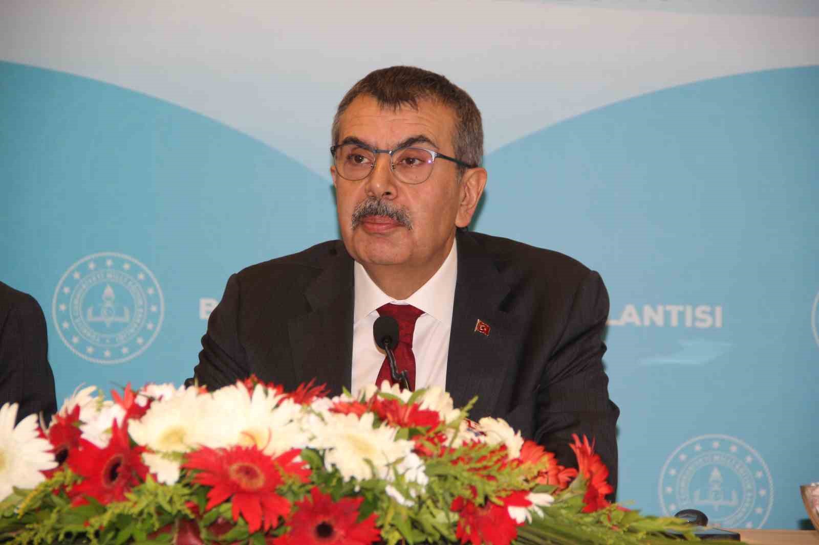 Bakan Tekin: "Hedefimiz 19 Ağustos’ta kazmanın vurulmasını sağlayacak takvimi hayata geçirmek" 6 bakan tekin hedefimiz 19 agustosta kazmanin vurulmasini saglayacak takvimi hayata gecirmek 2 gvE3VkHr