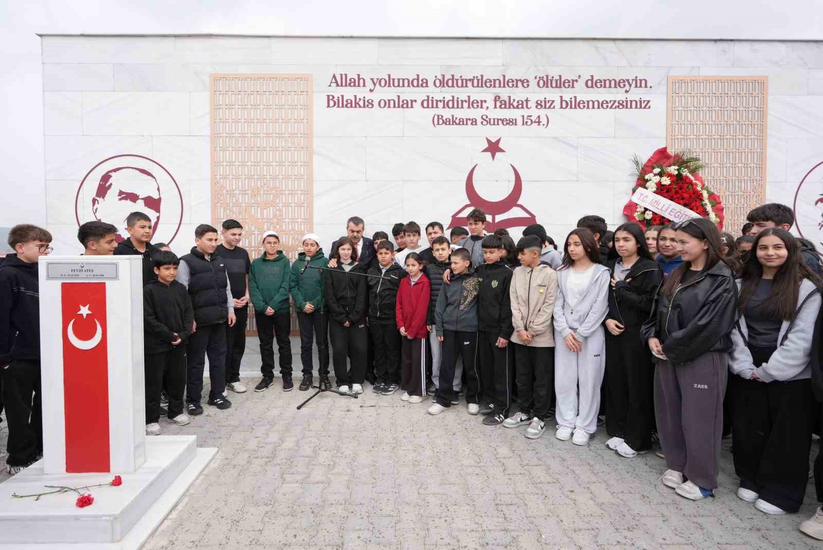 Bakan Tekin: "İçişleri Bakanlığımız, bütün okullarımızda çocuklarımızın güvenli bir biçimde eğitimlerine devam etmesi için çalışmalarını devam ettiriyor" 5 bakan tekin icisleri bakanligimiz butun okullarimizda cocuklarimizin guvenli bir bicimde egitimlerine devam etmesi icin prXuFqKM