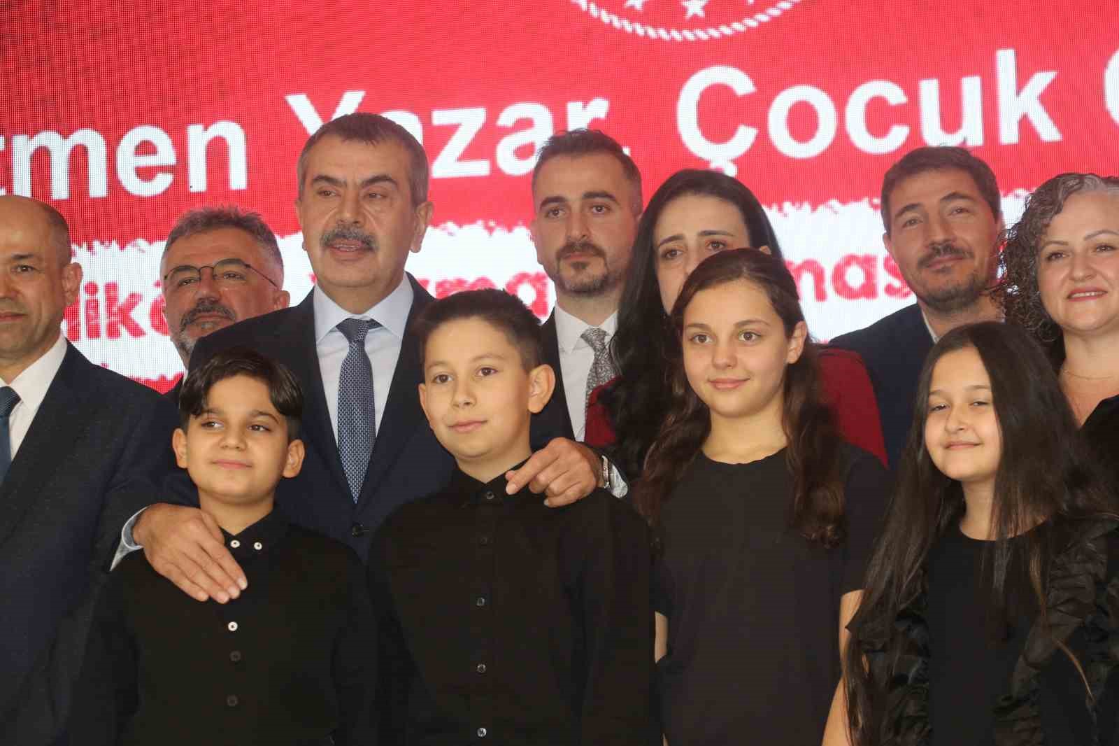 bakan tekin meb olarak cok buyuk bir aileyiz 1