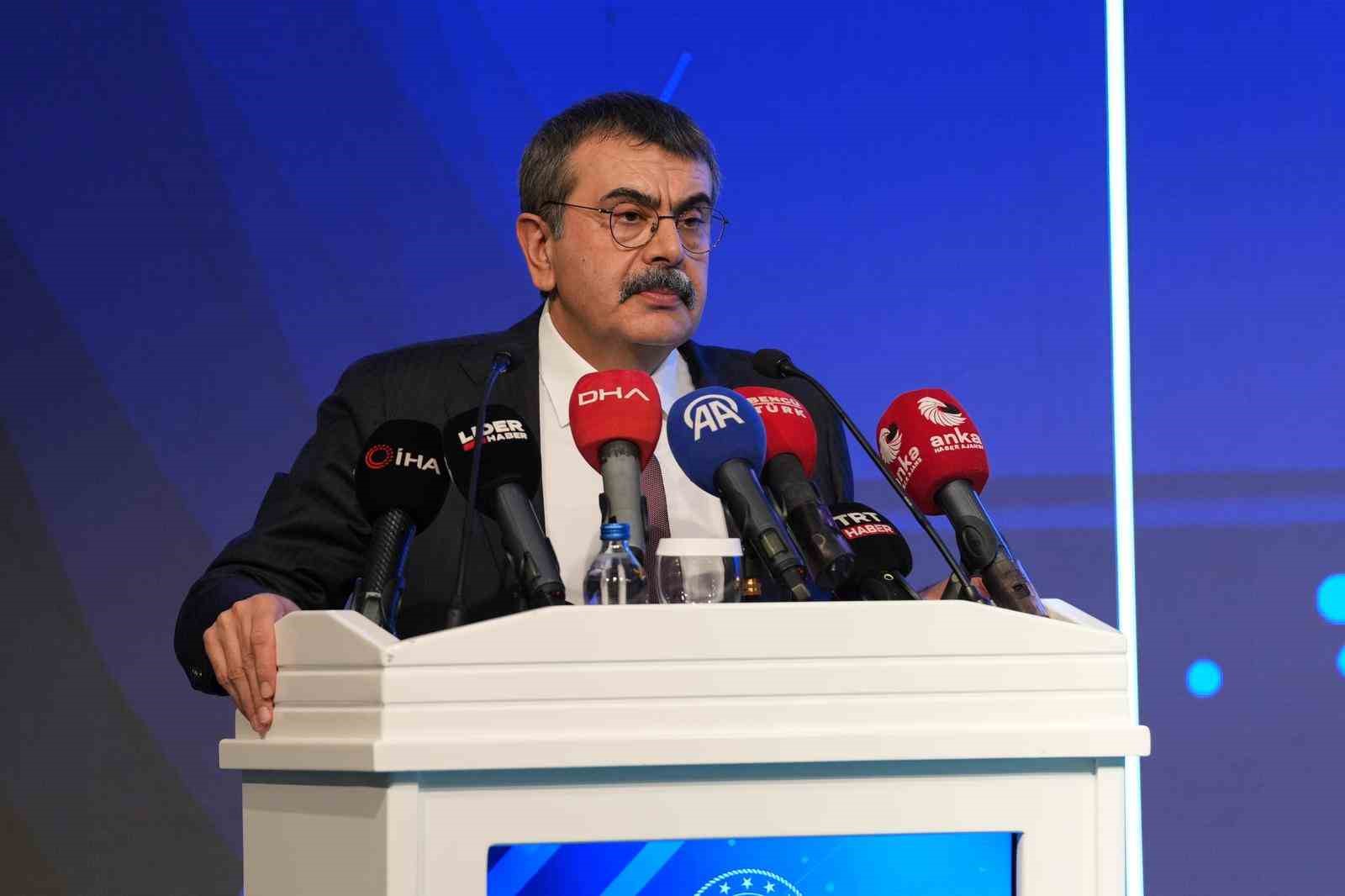 bakan tekin meb toplumda karsi karsiya kaldigimiz butun sorunlarin cozumu noktasinda rol ustlenmek zorunda