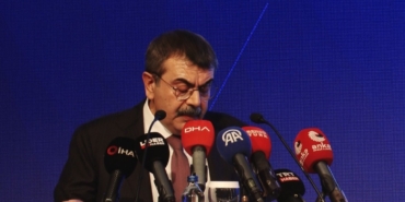 bakan-tekin-meb-toplumda-karsi-karsiya-kaldigimiz-butun-sorunlarin-cozumu-noktasinda-rol-ustlenmek-zorunda-qa4Rfj3u.jpg