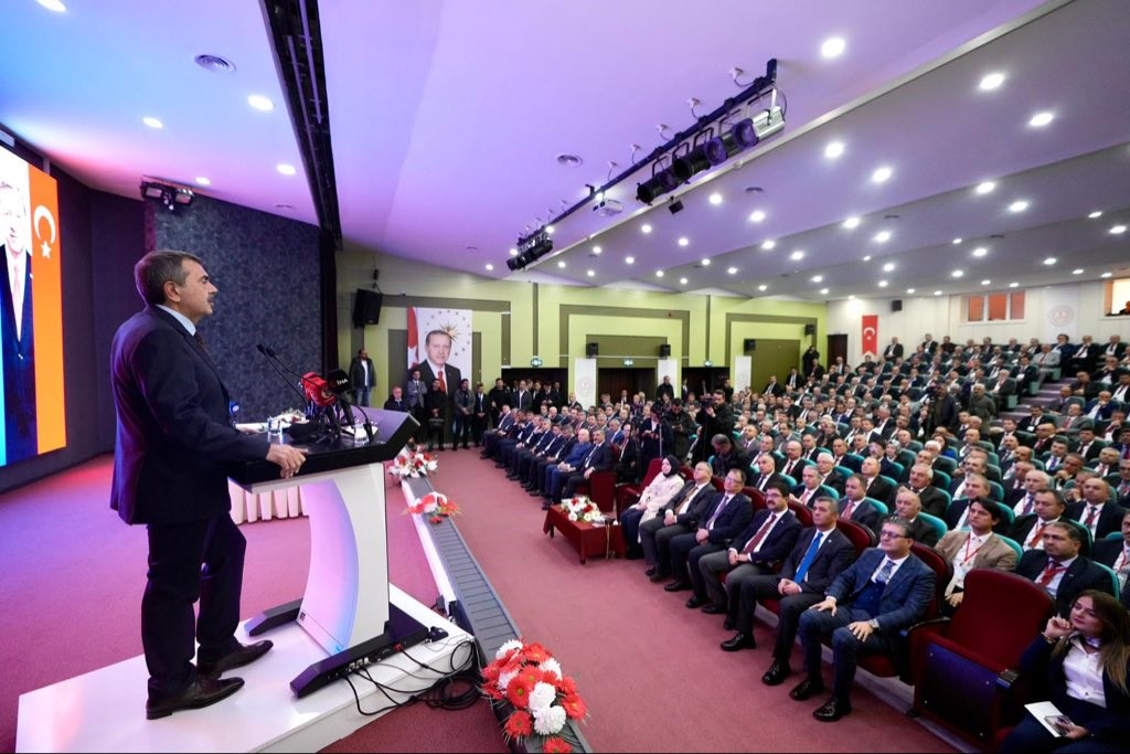 bakan tekin merkezi sinirlamayla okul kayitlarinin kapatildigi bir sistemi hayata gecirecegiz 3 KtISOevX