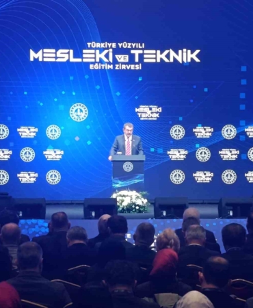 bakan-tekin-meslek-50-bir-zihniyet-degisimini-temsil-etmektedir-saSUVZmS.jpg
