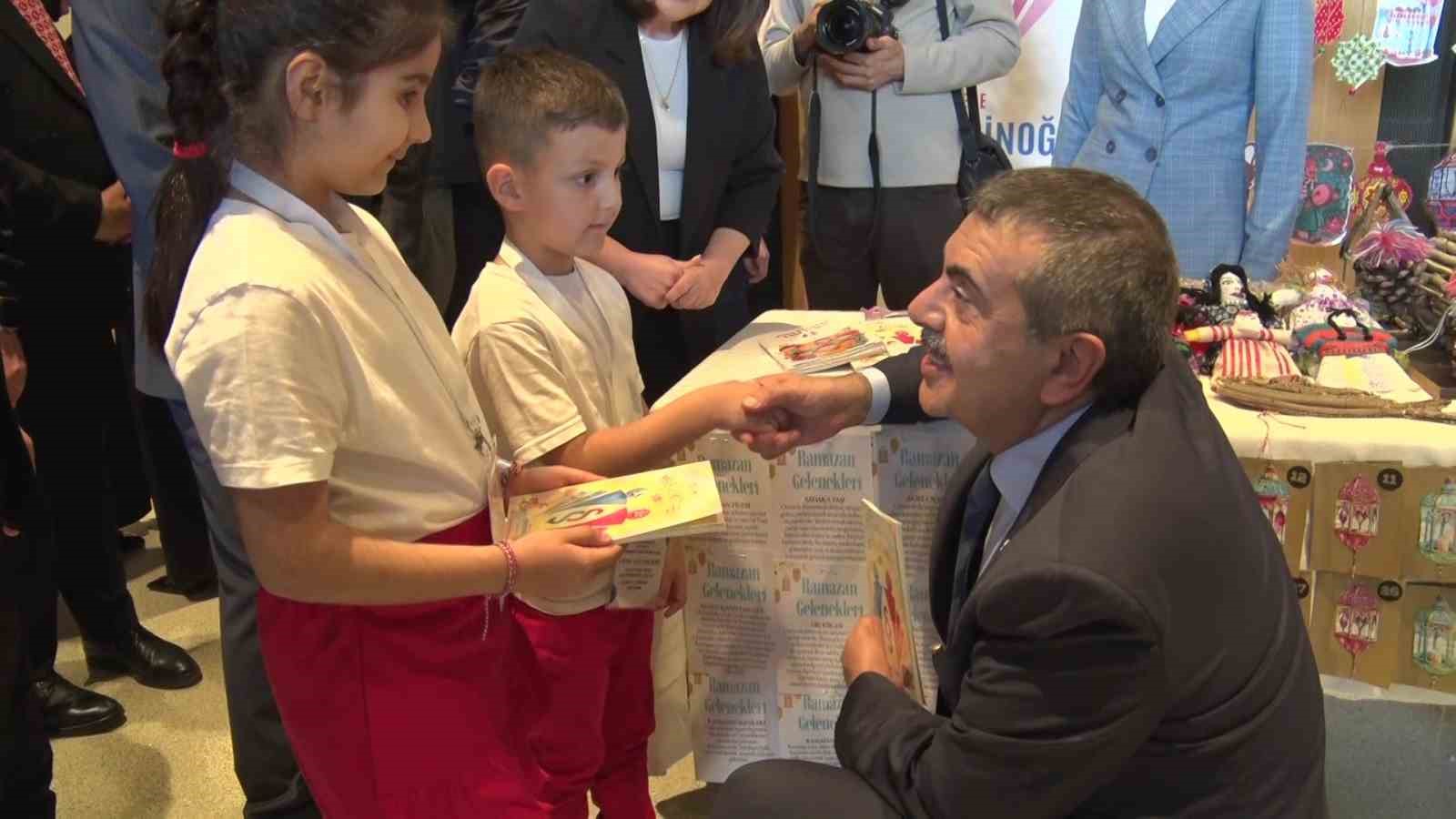 Bakan Tekin: "Milli şuurumuz, milli bilincimiz her daim zinde olmalı" 10 bakan tekin milli suurumuz milli bilincimiz her daim zinde olmali 6 UGN85Zet
