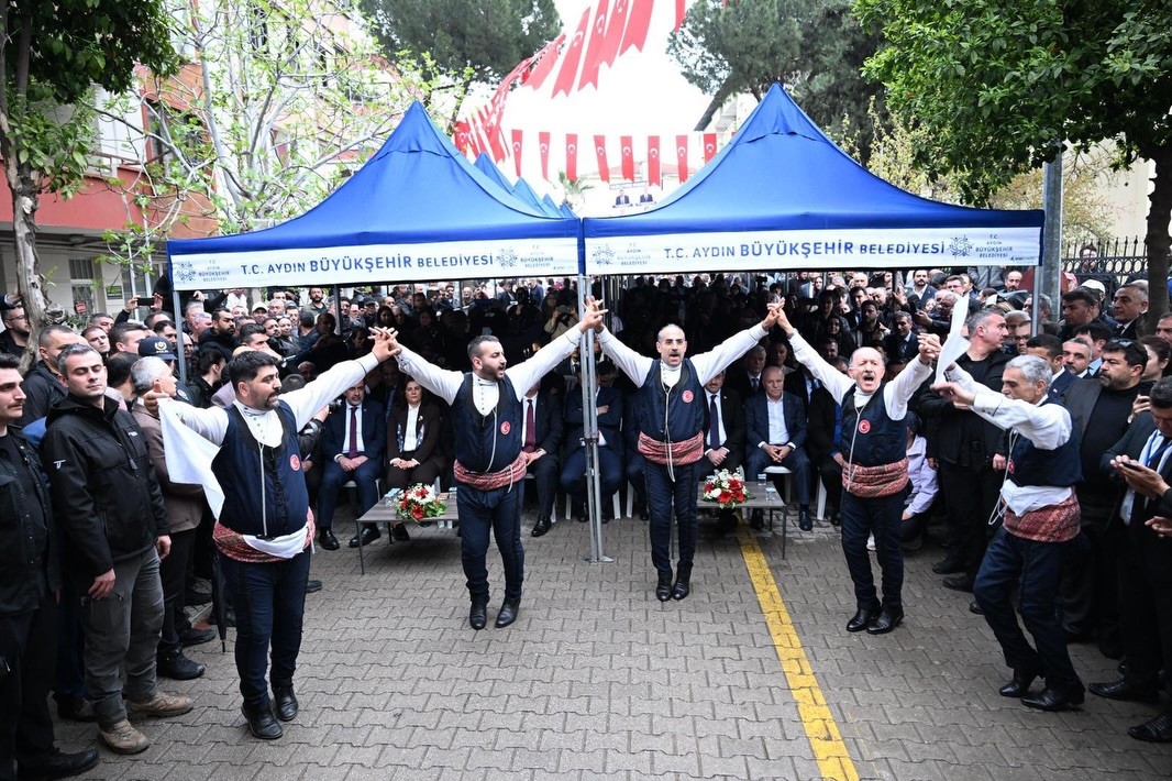 bakan tekin nazillide erzurumlular derneginin acilisina katildi 2 pYGOFR3S