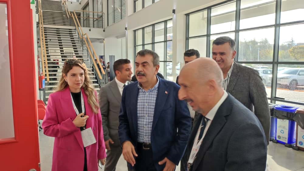 Bakan Tekin, ODTÜ’de zeka ve yetenek atölyelerini yerinde inceledi 8 bakan tekin odtude zeka ve yetenek atolyelerini yerinde inceledi 4 qXP1v35O