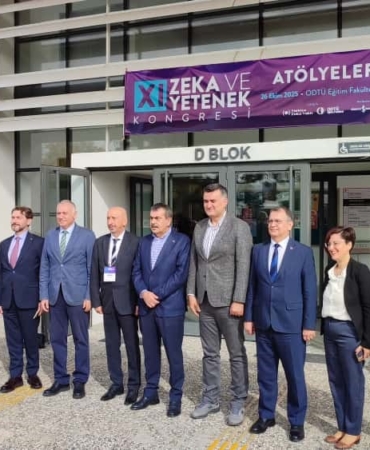bakan-tekin-odtude-zeka-ve-yetenek-atolyelerini-yerinde-inceledi-XwN3EIul.jpg