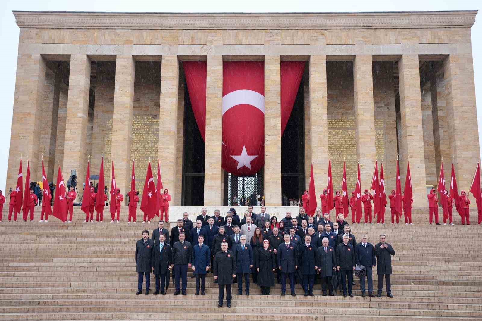 bakan tekin ogrencilerle anitkabiri ziyaret etti 2 nSuOlsO1