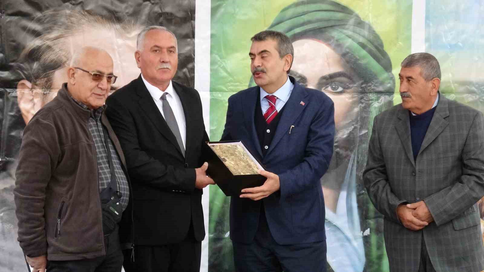 bakan tekin ohalin kaldirilmasi ve inanc ozgurlugu alaninda atilan adimlar turkiyenin demokratiklesmesine onemli katkilar