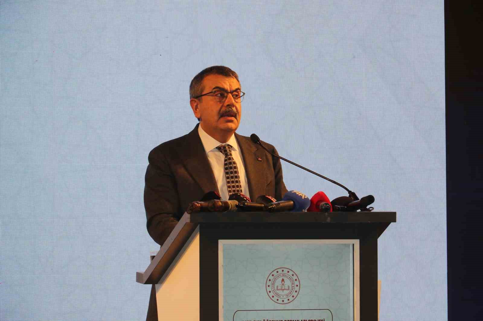 bakan tekin okul disi ogrenme ortamlari projemizi turkiye yuzyili maarif modelimizin sahadaki en gorunur 4i4MgffU