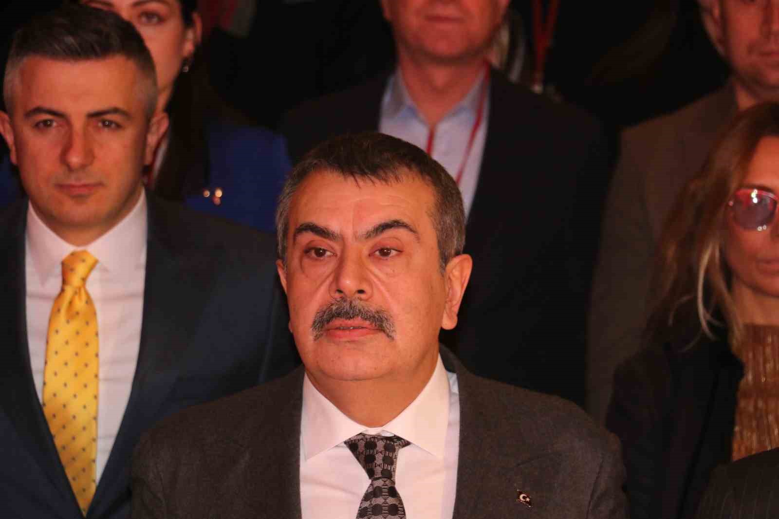 bakan tekin okul disi ogrenme ortamlari projemizi turkiye yuzyili maarif modelimizin sahadaki en gorunur db2JUjZm