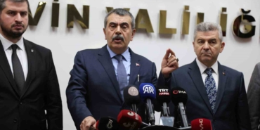 bakan-tekin-ozgur-ozel-kadar-midesi-genis-degilim-zgDliEDV.jpg