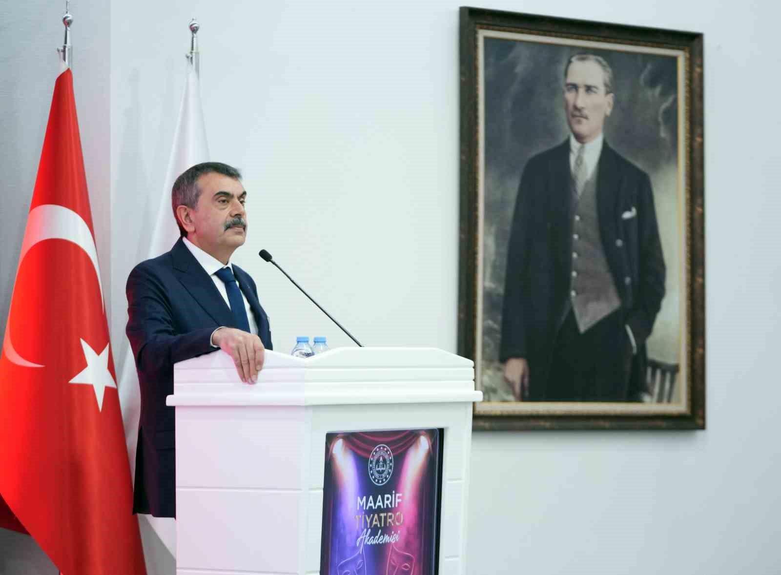 bakan tekin sanati egitim sureclerinin ayrilmaz bir parcasi olarak goruyoruz 2 MgNHt4e7