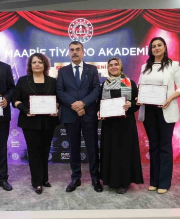 bakan-tekin-sanati-egitim-sureclerinin-ayrilmaz-bir-parcasi-olarak-goruyoruz-CSznvUsn.jpg
