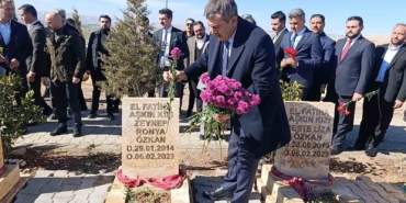 bakan-tekin-sanliurfada-deprem-sehitligini-ziyaret-etti-wAYhORvl.jpg