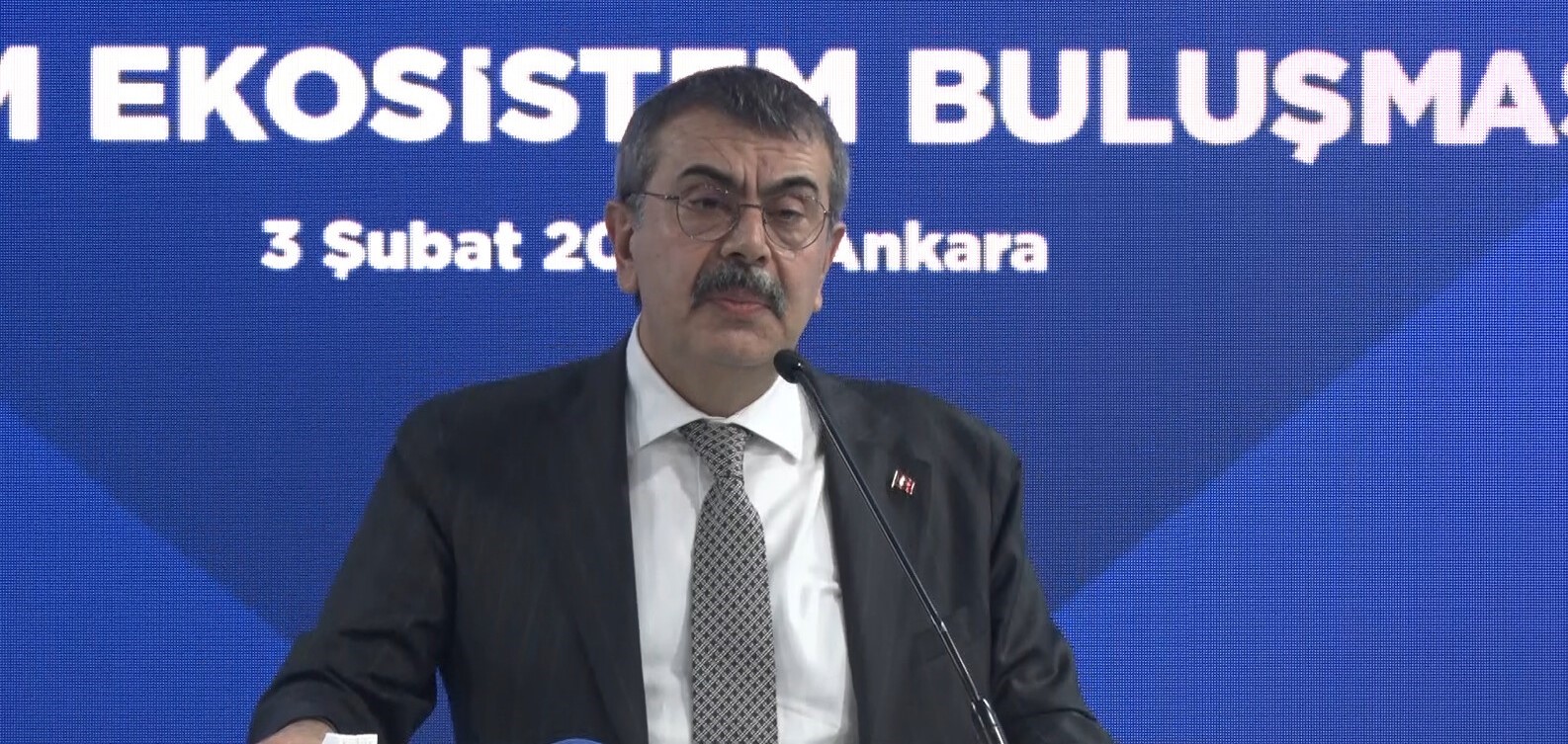 Bakan Tekin: "Teknolojiye dair her adımı geniş yelpazeyle tartmak durumundayız" 4 bakan tekin teknolojiye dair her adimi genis yelpazeyle tartmak durumundayiz 0 ea99Obkb