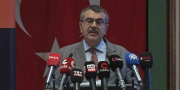 bakan-tekin-teknolojiye-yon-verecek-insani-yetistiren-ulkeler-gelecegin-dilini-de-kendi-degerleriyle-kurma-Yt4iSUyE.jpg