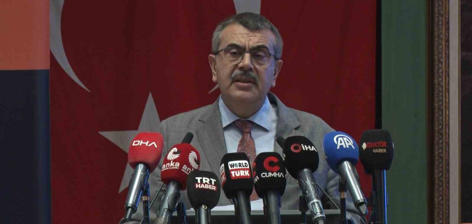 bakan tekin teknolojiye yon verecek insani yetistiren ulkeler gelecegin dilini de kendi degerleriyle kurma cXjZjgYS