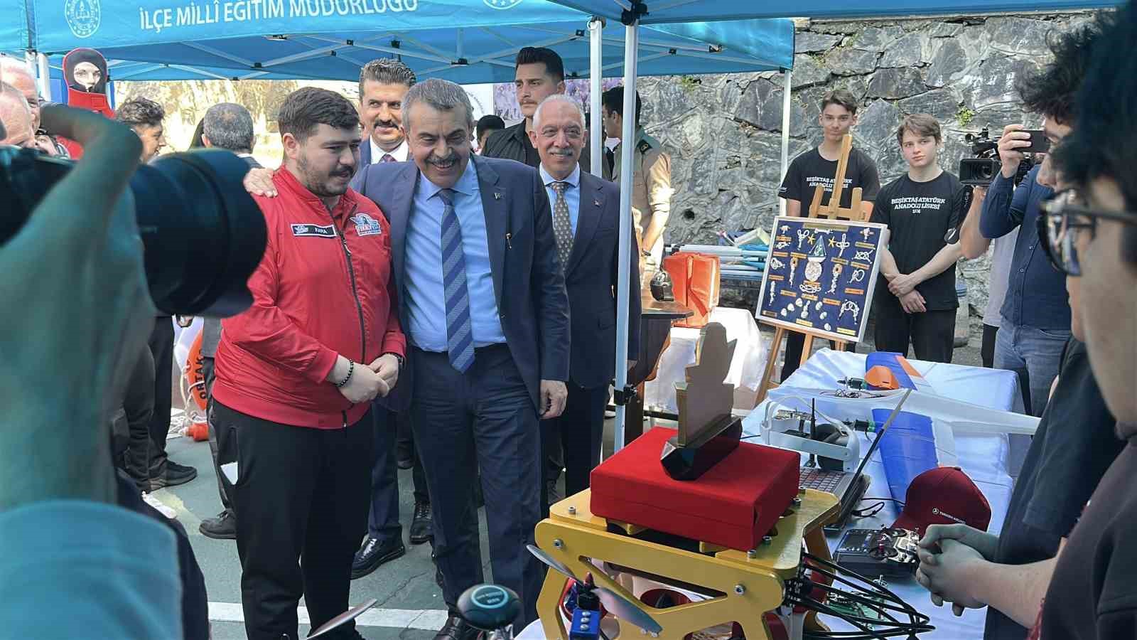 bakan tekin turkiye egitim ogretim sureclerinde son 20 yili baz aldigimizda devrim niteliginde isler 3YTSeFW2