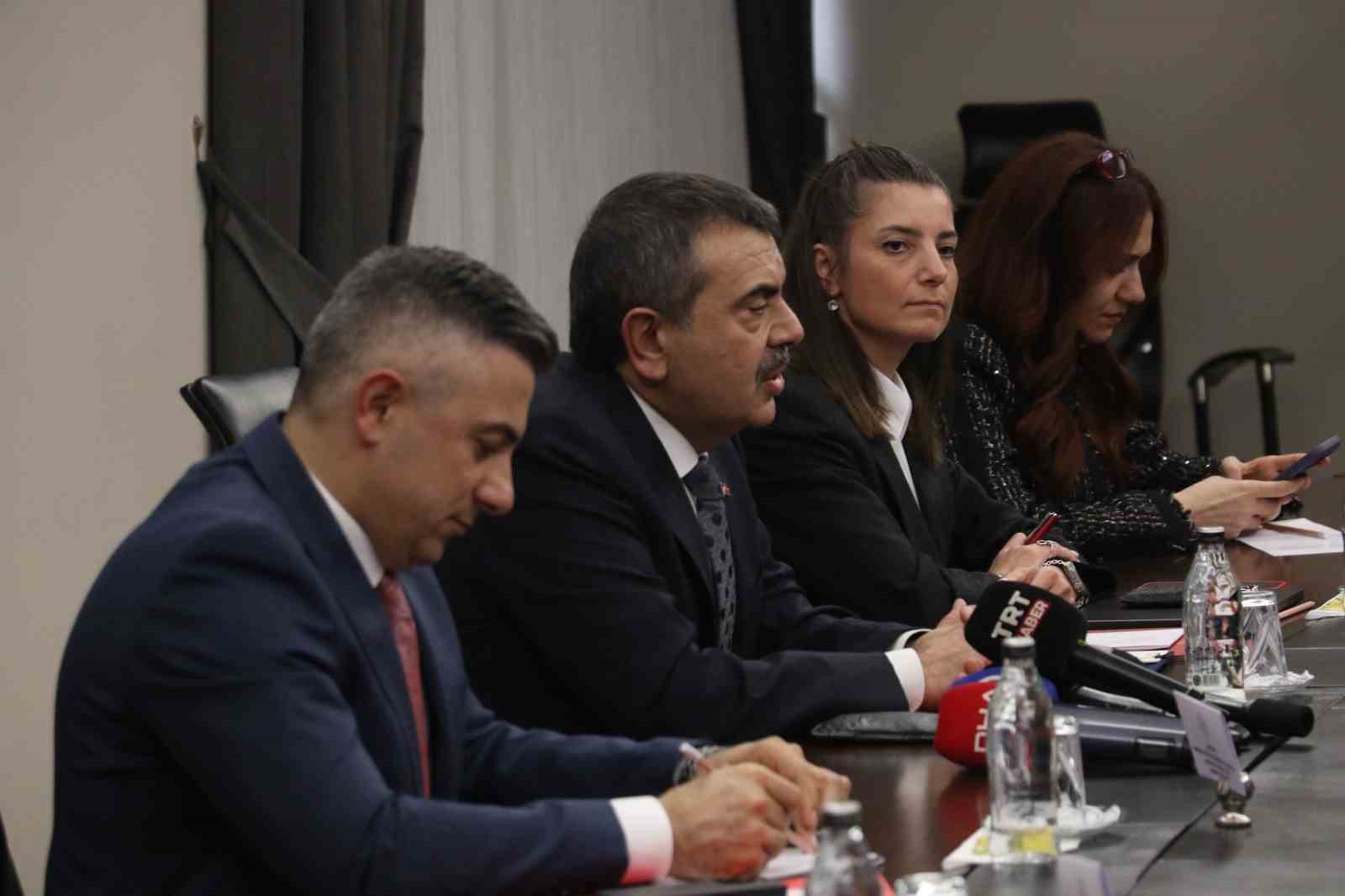 Bakan Tekin: "Türkiye ile Azerbaycan arasında çok yakın bir dostluk ilişkisi var" 5 bakan tekin turkiye ile azerbaycan arasinda cok yakin bir dostluk iliskisi var 1