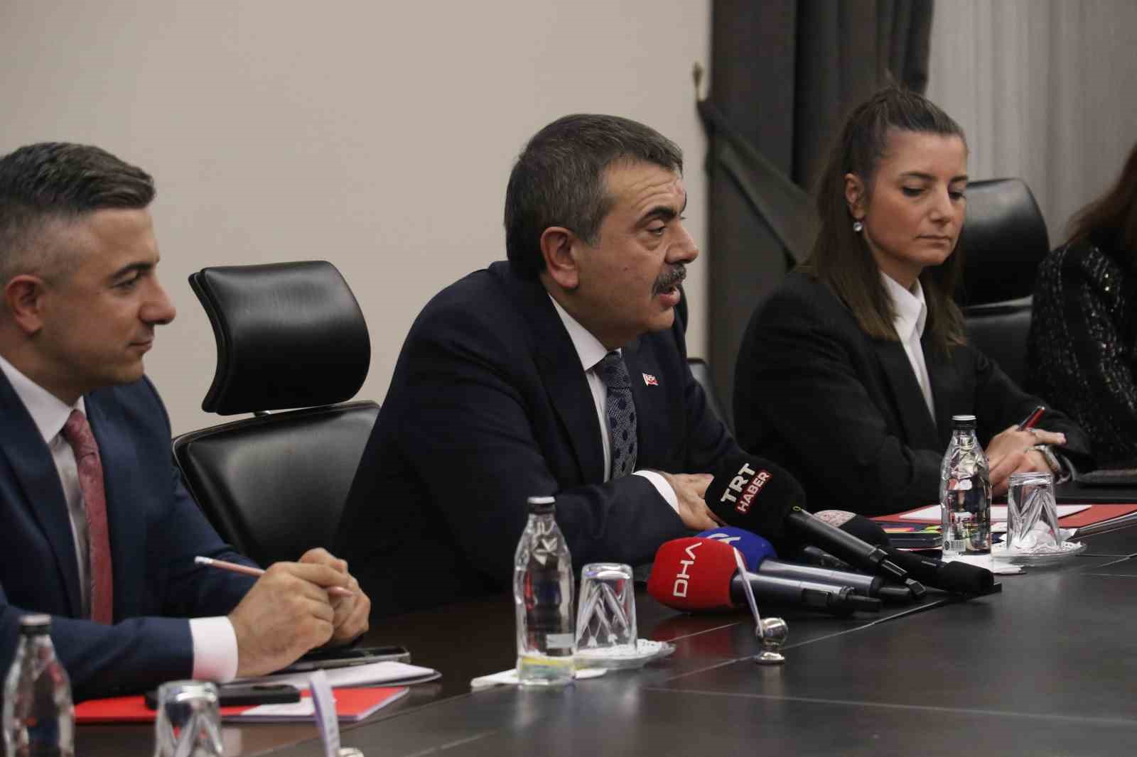 Bakan Tekin: "Türkiye ile Azerbaycan arasında çok yakın bir dostluk ilişkisi var" 8 bakan tekin turkiye ile azerbaycan arasinda cok yakin bir dostluk iliskisi var 4 CDMKAlgF