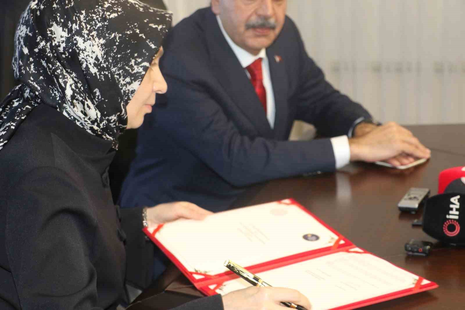 Bakan Tekin: "Türkiye’de okuma kültürünü geliştirmek konusunda ciddi adımlar atmak istiyoruz" 7 bakan tekin turkiyede okuma kulturunu gelistirmek konusunda ciddi adimlar atmak istiyoruz 3 1mUp1n3s
