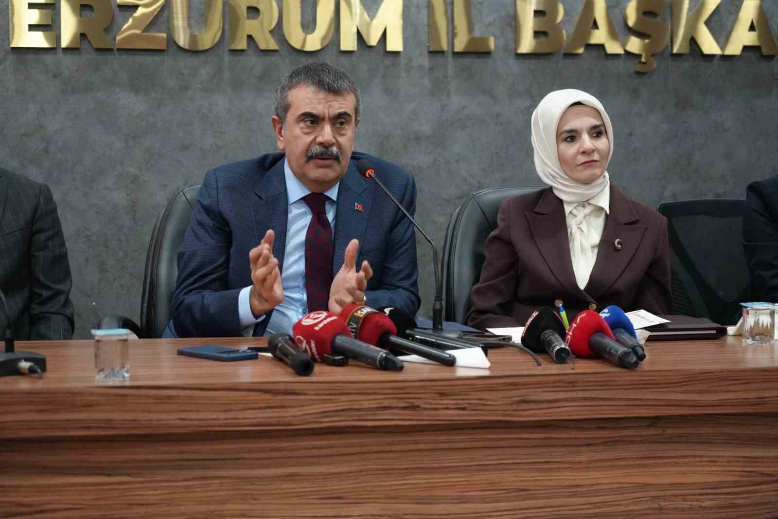 bakan tekin turkiyedeki muhalefetin yaklasimi sadece yalanlar iftiralar uzerine ve insanlarin moral motivasyonunu kirmak