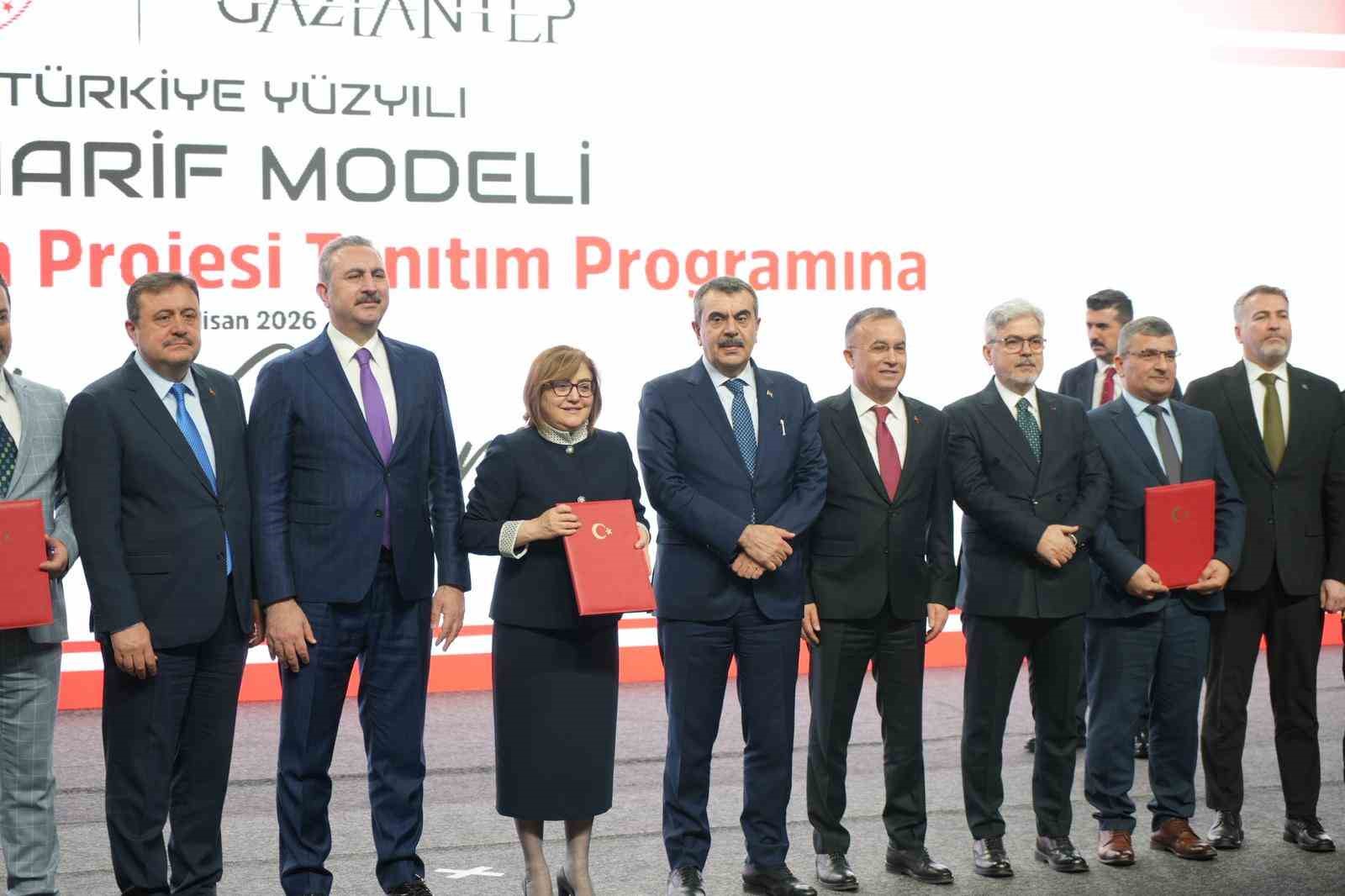 bakan tekin turkiyeye ozgu bir model insa ettik diye elestiriyorlar 4
