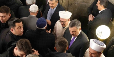 bakan-tekin-ve-ciftci-bayram-namazini-erzurumda-kildi-tm5gydqM.jpg