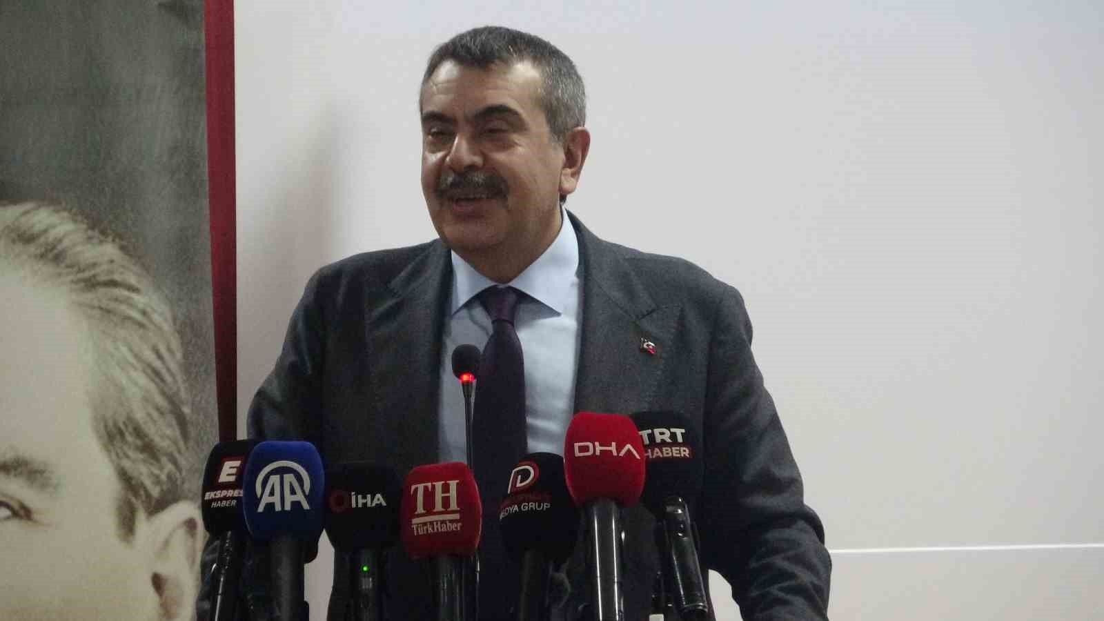 bakan tekinden chp ve ibbye kres tepkisi chp mensuplari erkekseniz gelin kapatin diye hukuk yvNyyUsj