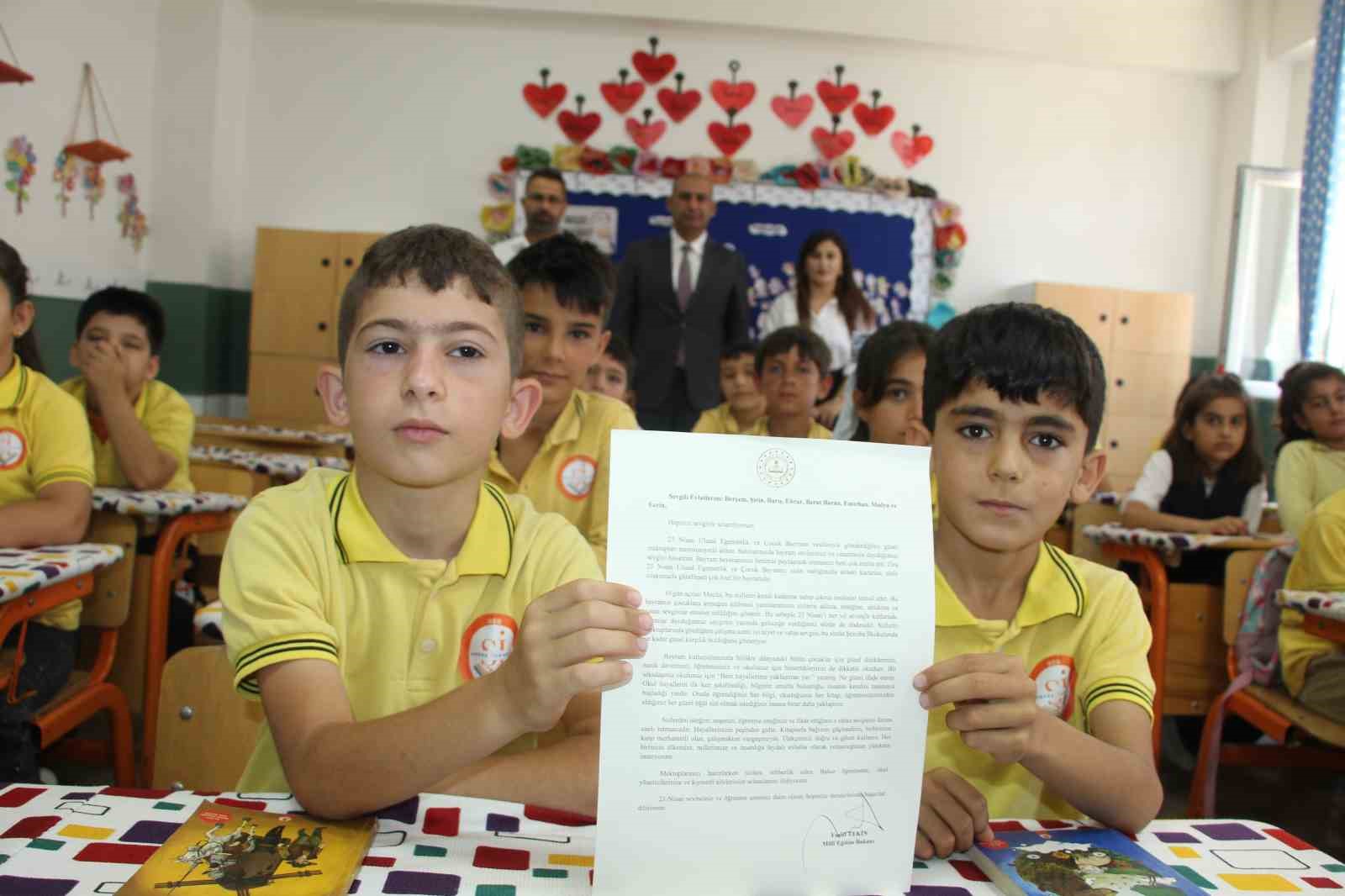 bakan tekinden sirnakli ogrencilerin mektuplarina duygusal cevap 0 R1EHWGEZ
